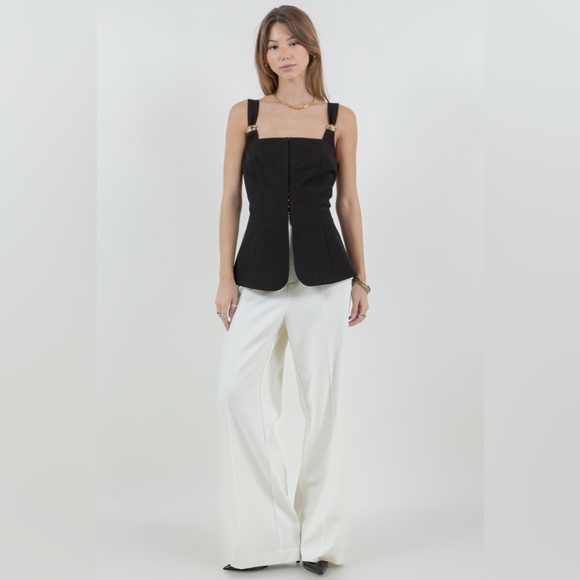 Black Structured Vest Top Gold Hardware Tailored Sleeveless Quiet Luxury Chic - Picture 2 of 5